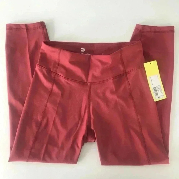 New! All in Motion-Mid-Rise Cranberry Red Capri Workout Leggings - Size XS - Picture 2 of 5